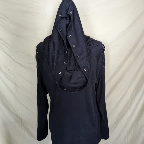 Grommet sweater with cowl neck hood - Picture 3 of 5